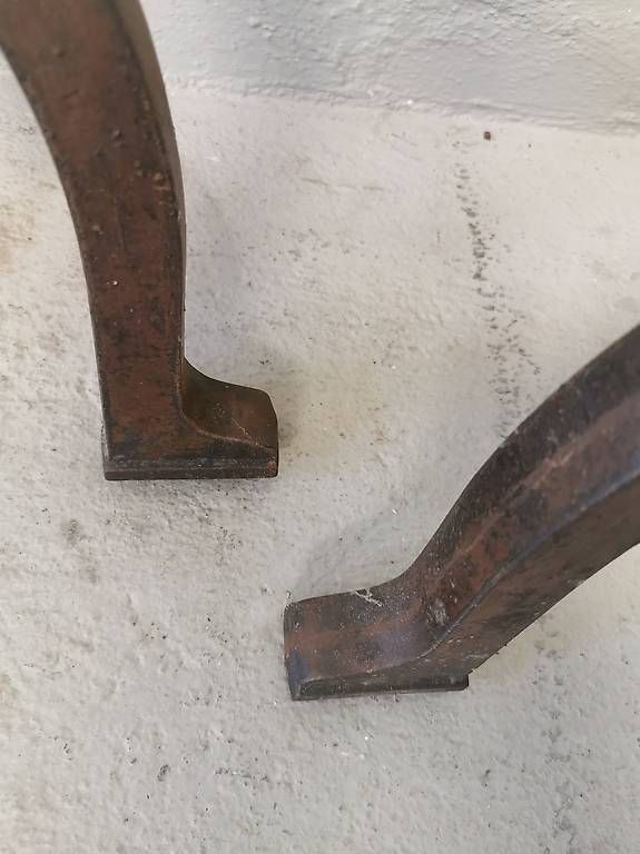 Altri mobili d'antiquariato: Gusseisen Tischbeine  – Usato da Hombrechtikon venduto da 079hansi06 1