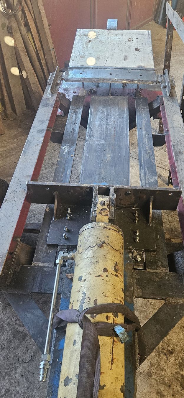 Tutte le macchine: Schichtholzspalter Eigenbau Projekt – Difettoso da Signau venduto da urs_tfn2 3