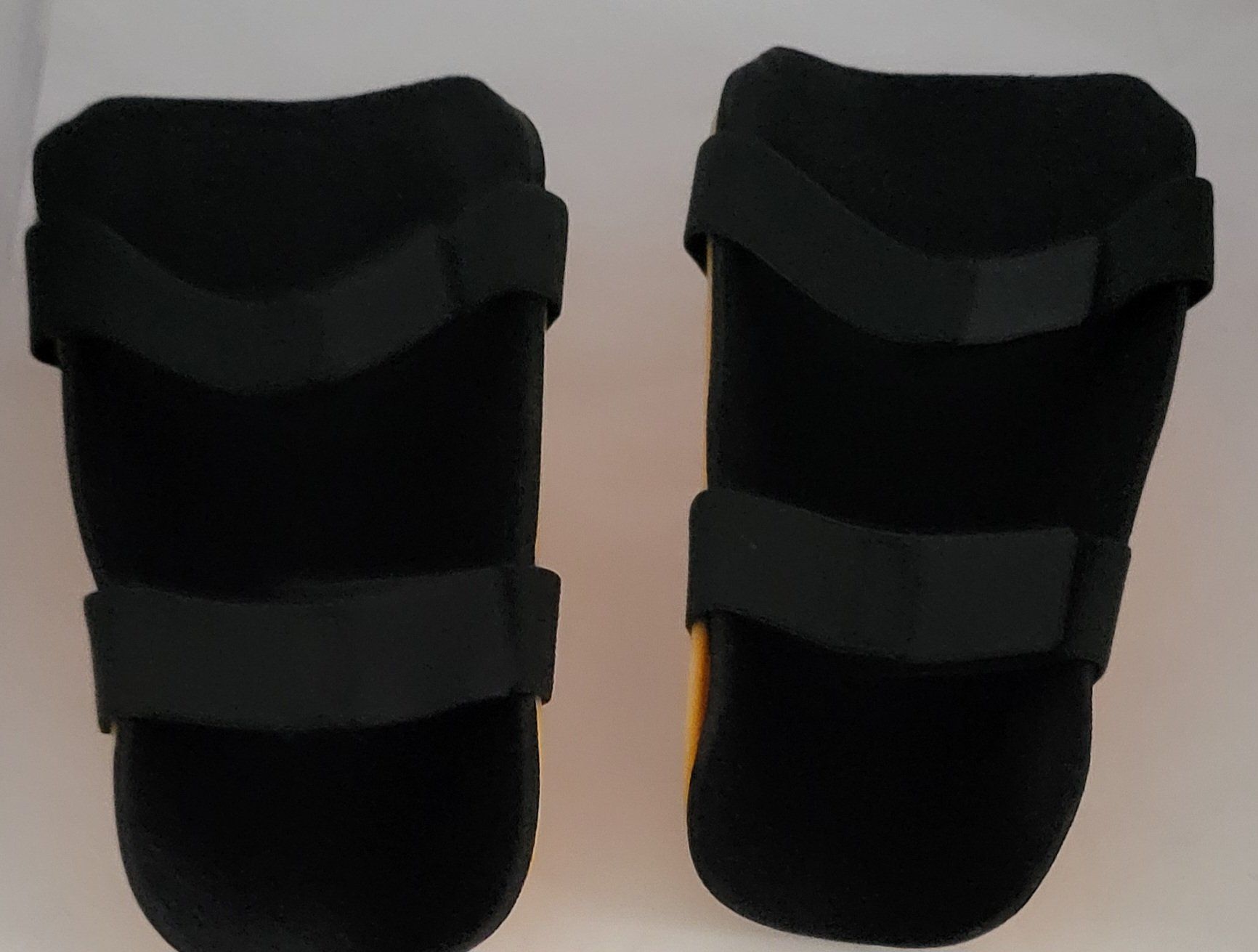 Schutz & Schoner: Anatomischer Schienbeinschützer Effea Sport – Neu (gemäss Beschreibung) aus Figino von mayam63 1