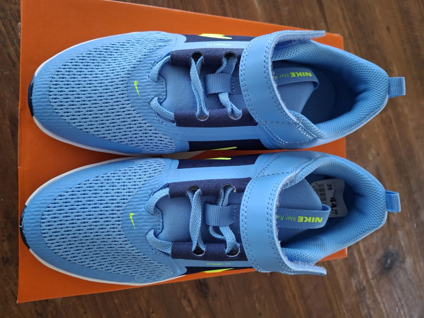 Nike Schuhe für Jungen: Nike Kinder Turnschuhe  Grösse 35  – Gebraucht aus Herzogenbuchsee von dade0_4 1