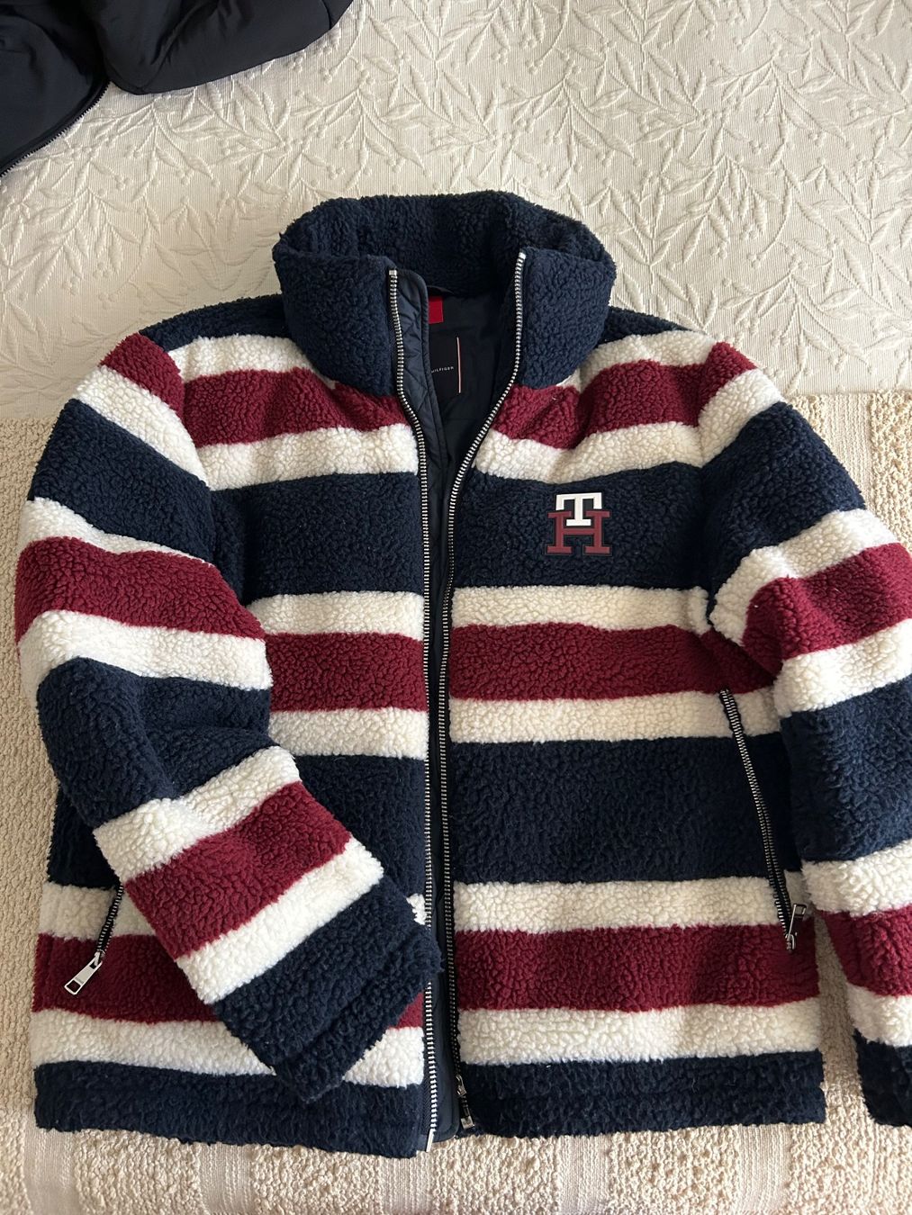 Cappotti: Manteau "mouton" Tommy Hilfiger – Nuovo (secondo la descrizione) da Fribourg venduto da SenhorNeves 1