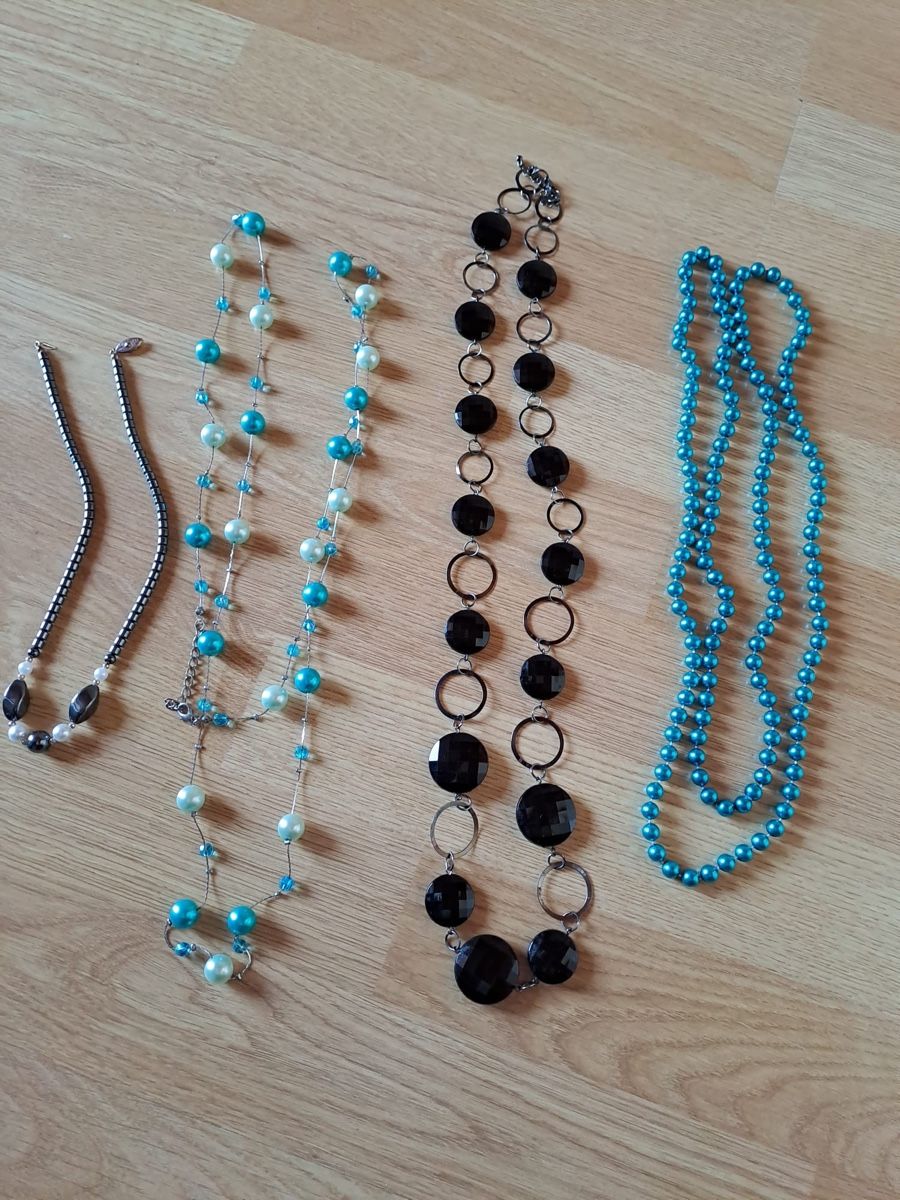 Catenine: Modeschmuck-Kollektion: 4 Halsketten – Nuovo (secondo la descrizione) da Bottenwil venduto da Guguseli014