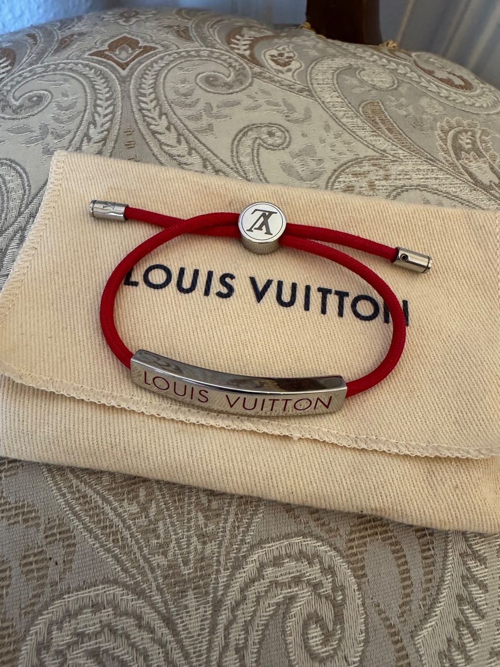 Louis Vuitton Bracciali & Braccialetti: Louis Vuitton Adjustable Bracelet Red – Usato da Lausanne venduto da sjc_8xtb