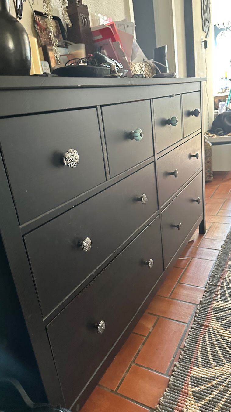 Schöne, schwarze MALM Kommode von Ikea mit 7 Schubladen! (Gebraucht) in Zürich für CHF 199 – nur Abholung auf Ricardo kaufen