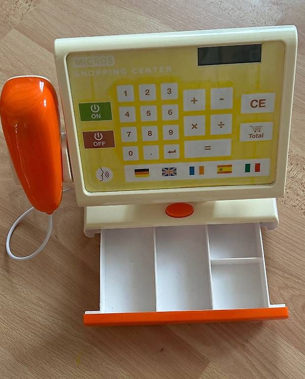Spielzeuge: Spielzeugkasse – Gebraucht aus Herisau von angelaled 1