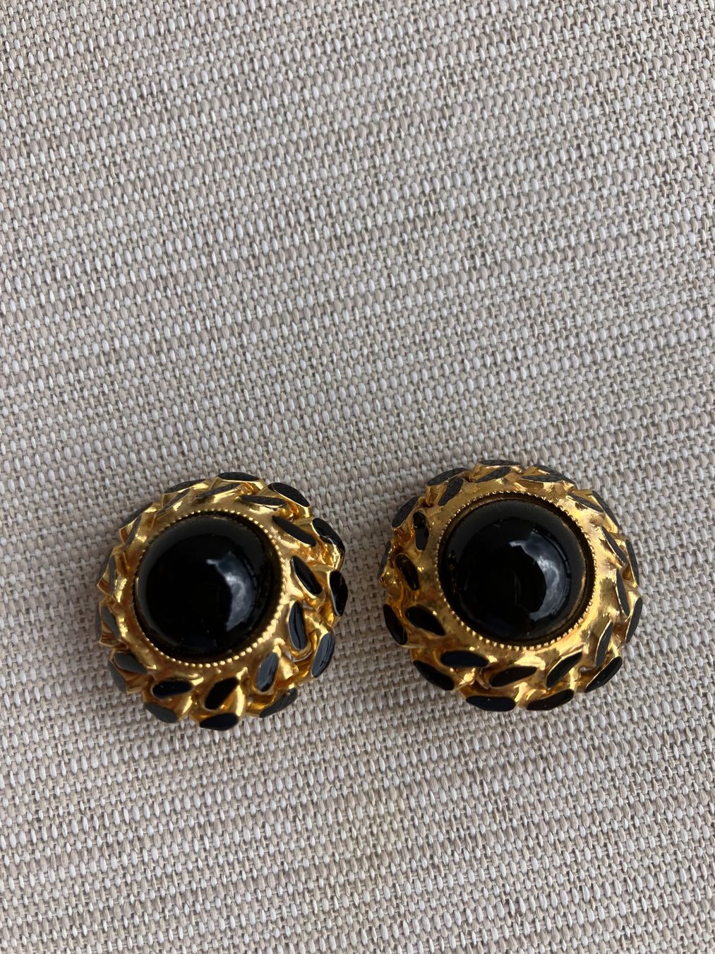 Ohrringe & -stecker: Vintage Ohrclips – Gebraucht aus Walchwil von Maxana