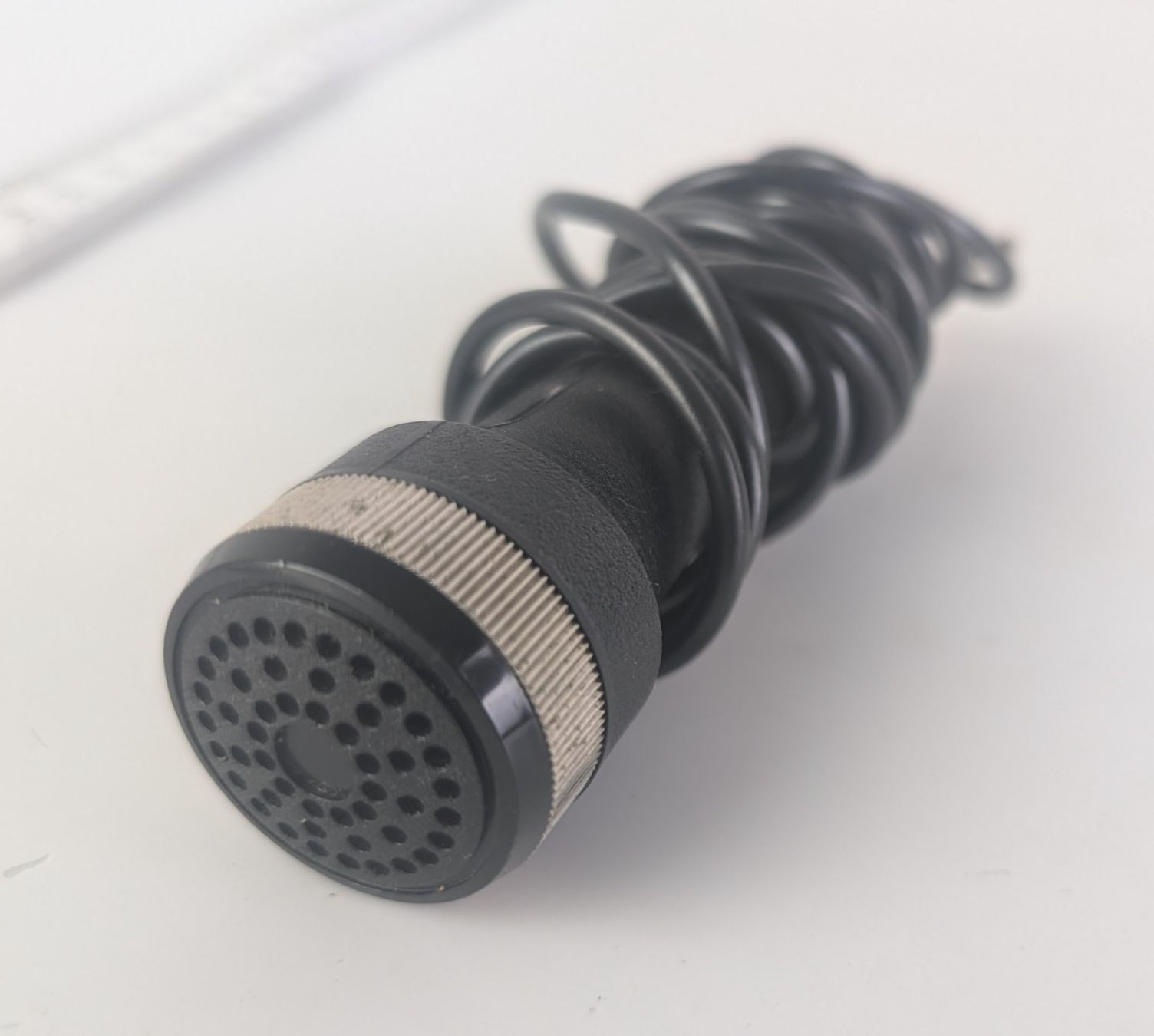 Microfoni: Benytone Mikrofon mit Kabel & Halterung, Vintage, top! – Usato da Zürich venduto da axolottchen 4