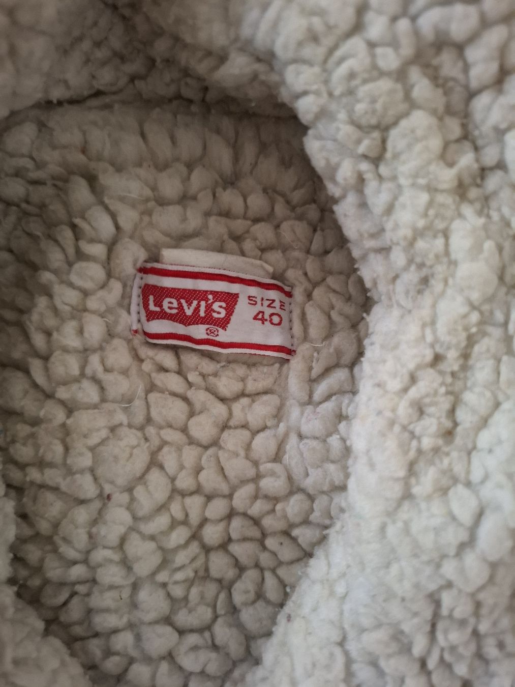 Levi's Giacche: Levi's Jeans Jacke mit Teddyfutter, Grösse 40, original 90er – Usato da Hunzenschwil venduto da Hardrock6 2