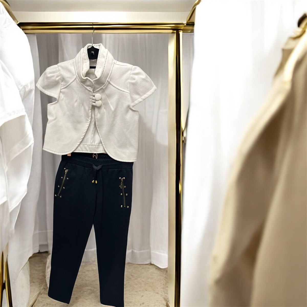 Lotti di vestiti: Jogginghose Set mit Reissverschluss, Grösse S – Nuovo e nell'imballaggio originale da unterentfelden venduto da leyla08 3