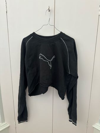 Pull court Puma noir logo blanc 