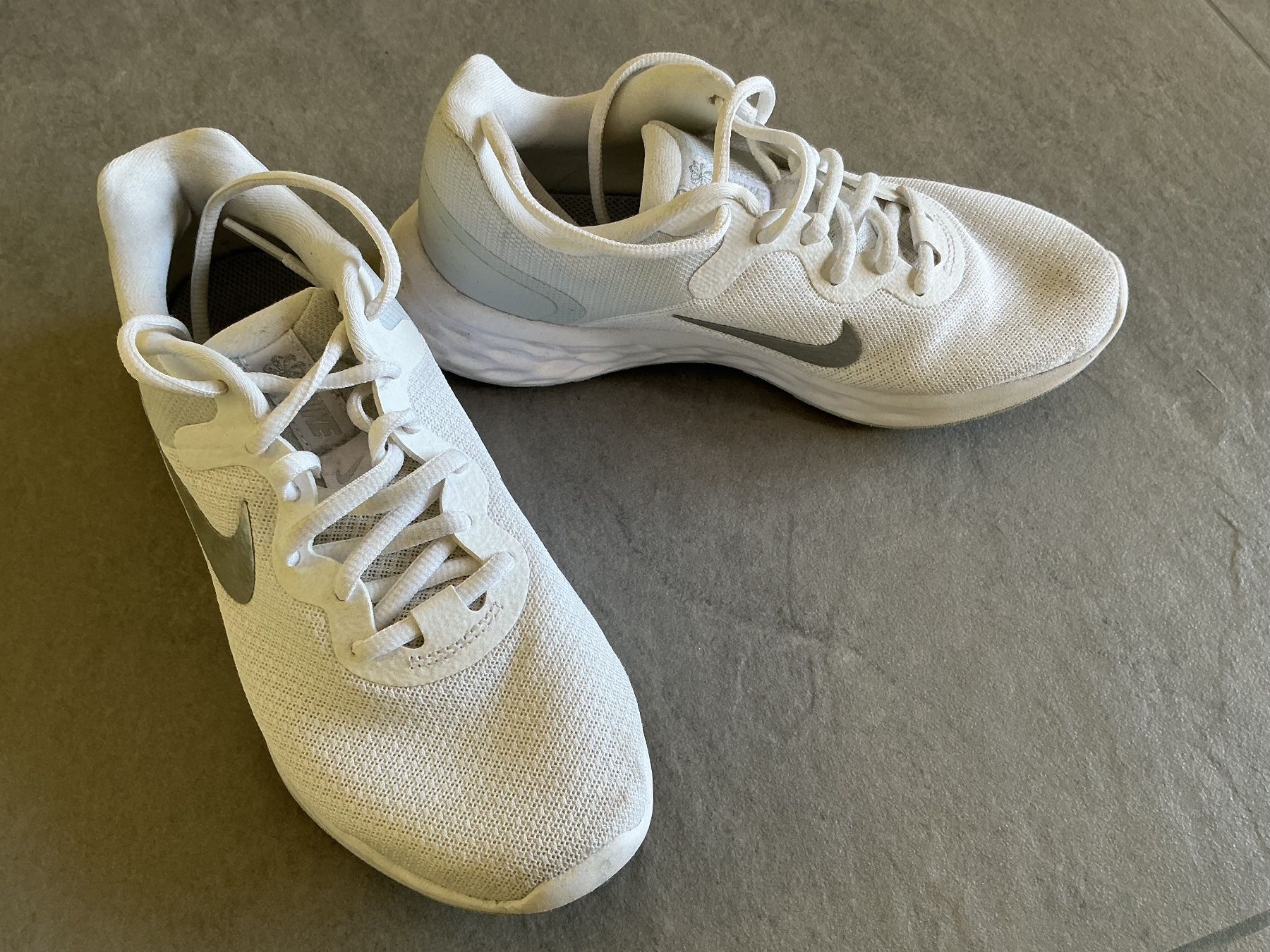 Nike Scarpe da donna: Nike Turnschuh weiss, Gr. 38 – Usato da Schinznach Dorf venduto da Balz1968 1