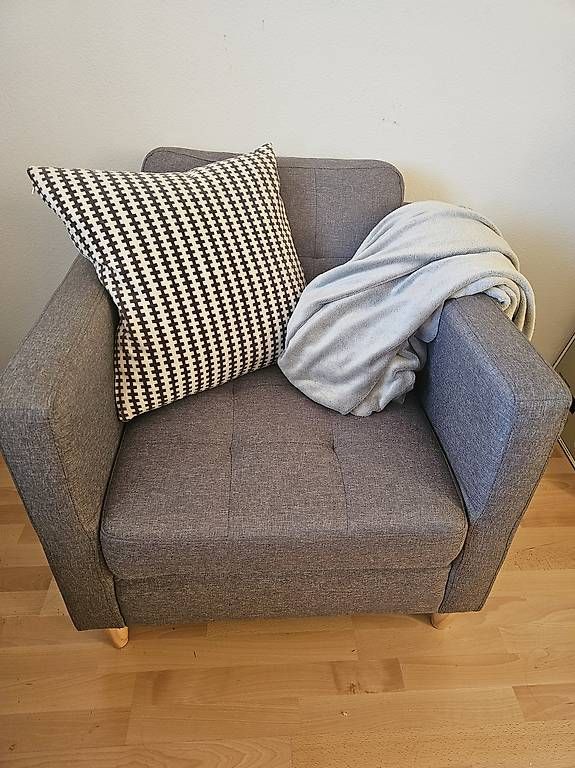 Poltrone: IKEA Sessel Grau – Usato da Bern venduto da Swini