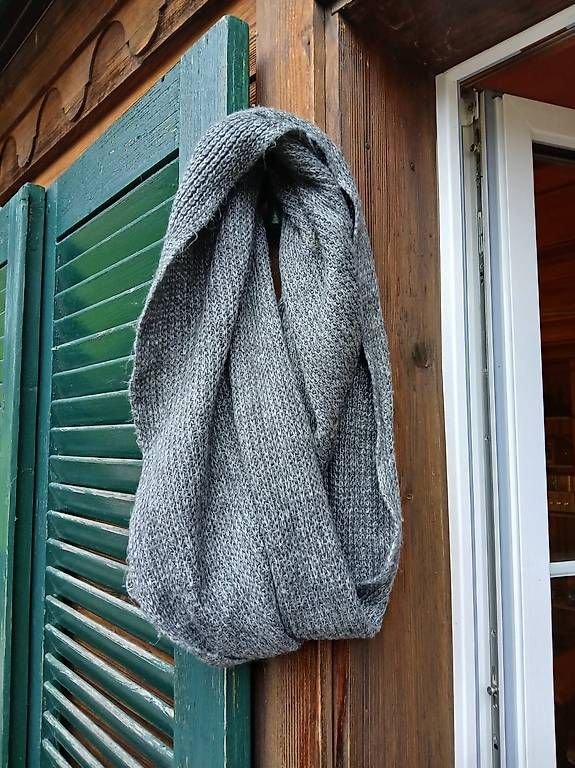 Foulards, Tücher & Schals: PIECES grey cozy Tube Scarf – Gebraucht aus Ochlenberg von Pbw_ardrobe