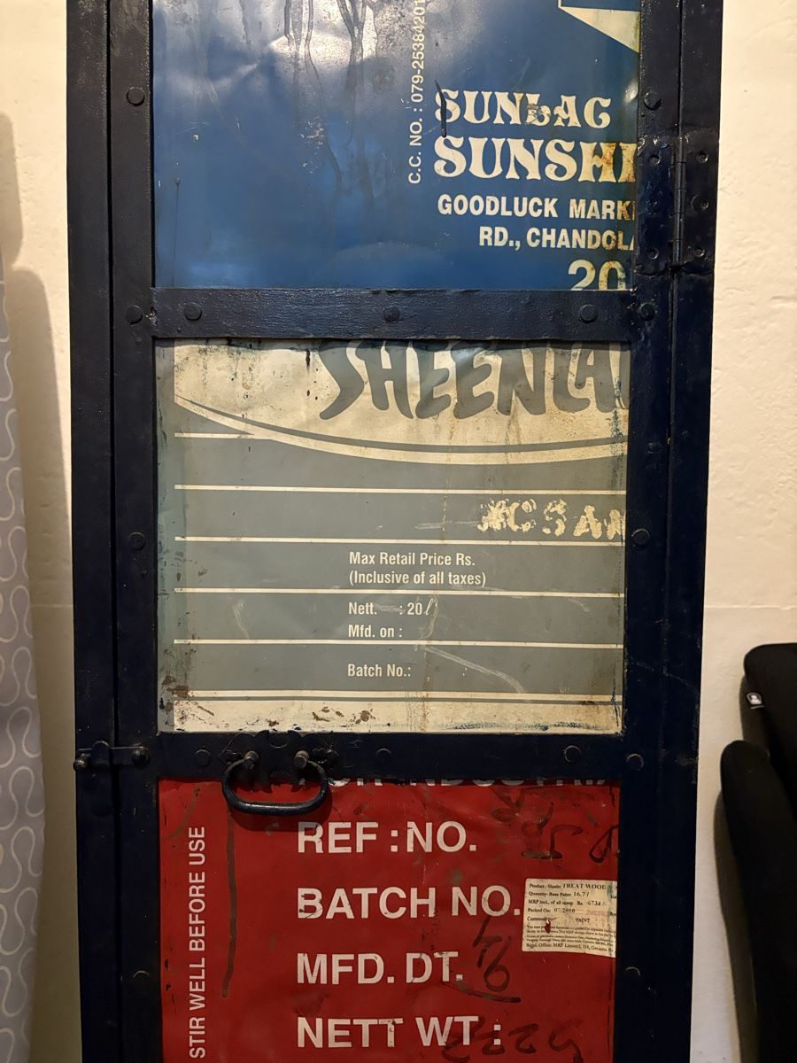 Armadi: Metall Schrank, shabby chic – Usato da Zürich venduto da Claubieten 1