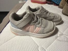  New Balance Sneakers Gr. 25