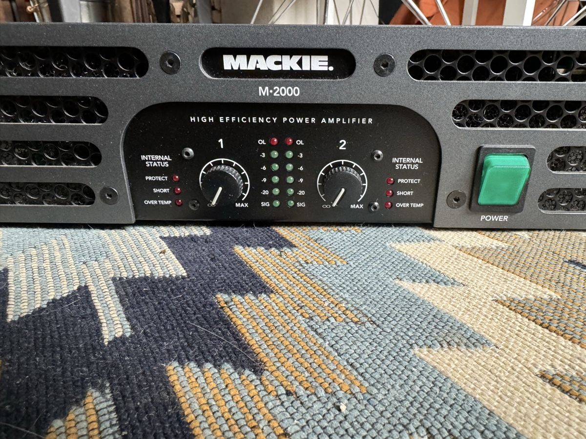 Mackie Verstärker: Mackie M-2000 Stereo Endstufe Power Amplifier 2000 Watt – Gebraucht aus Samstagern von rrdl69 4