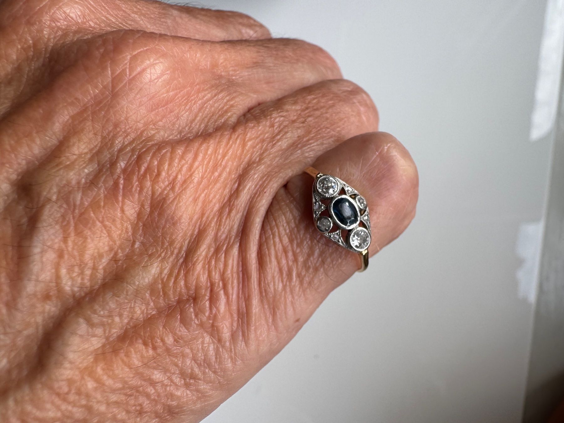 Anelli: Antiker Ring mit Saphir und Diamanten – Usato da Zürich venduto da nad_8tc8 1