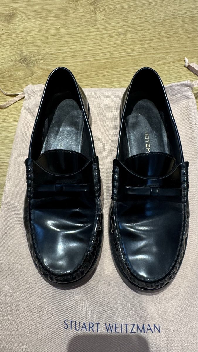 Stuart Weitzman Scarpe da donna: Stuart Weitzman Black Loafers – Usato da Dinhard venduto da emi_6jdk 1