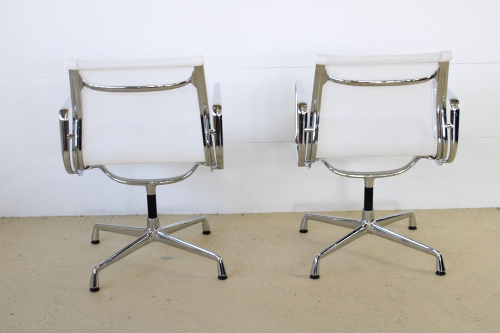 Vitra Eames Stühle EA 108 drehbar 7