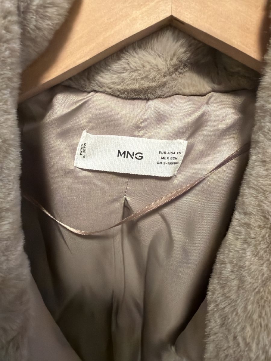 Mango Giacche: Kunstfell jacke – Nuovo (secondo la descrizione) da Dottikon venduto da RomanVer 1