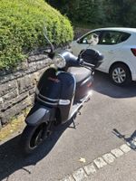 E-Roller schwarz matt 5000W, max Speed 90km/h, nur 1'480 km
