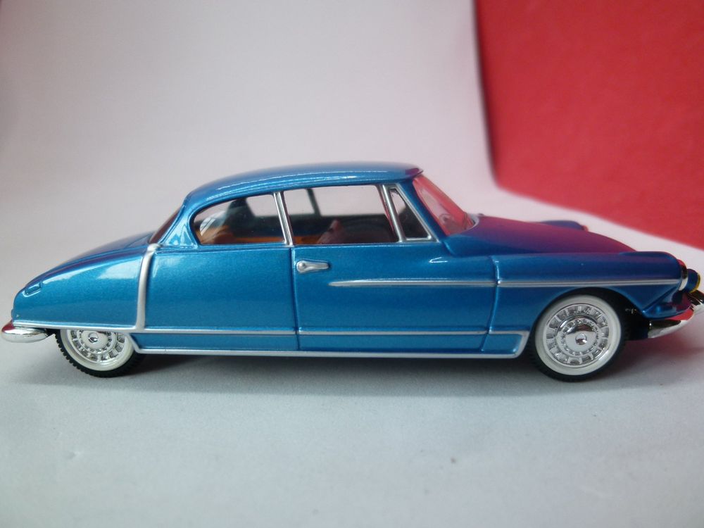 1968 Citroën DS Le Caddy Henri Chapron Series 2 by DS Manufaktur