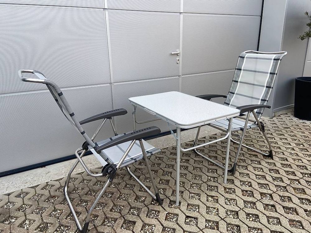 Stühle: Campingstühle mit Klapptisch – Gebraucht aus Leuzigen von Doppelrad 1