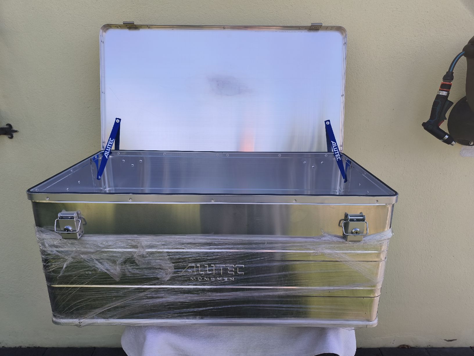Casse di trasporto: Alu Box NEU Gross – Nuovo e nell'imballaggio originale da Recherswil venduto da Sruscha58 1