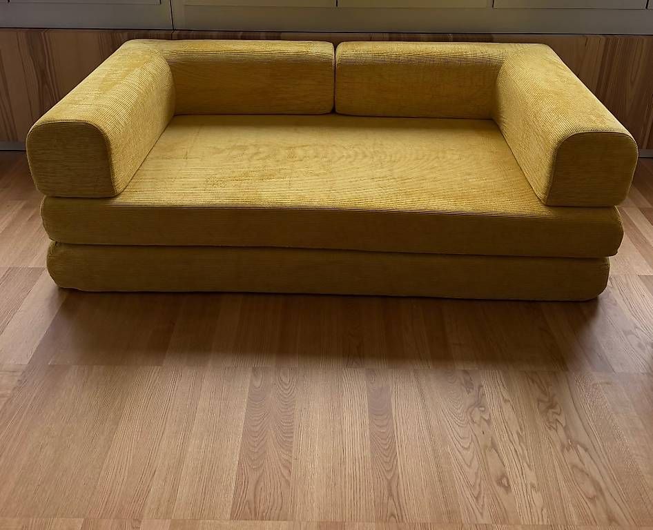 Sofas: New yellow Sofa – Neuf avec emballage d'origine à Regensdorf par eva_vlr5