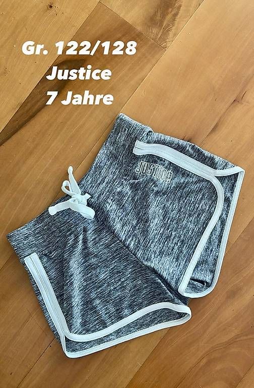 Pantaloni: Mädchenshorts / Shorts Gr 122/128 – Usato da Dietlikon venduto da Pmt_zh