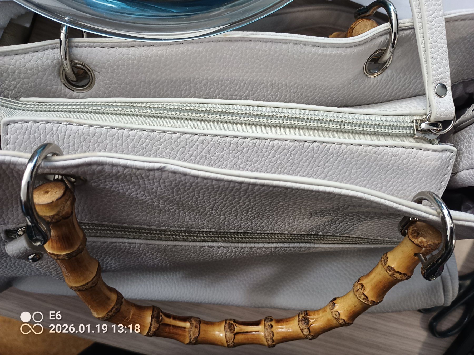 46 Nord Borse da donna: Beige Henkel/Anhängetasche – Nuovo e nell'imballaggio originale da Zürich venduto da Mitzi6 7