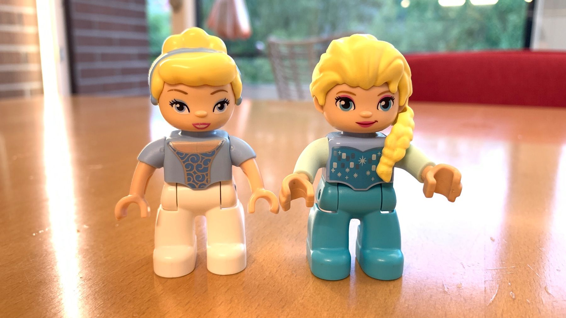 Lego Giocattoli: Duplo Elsa et Cinderella figurines – Usato da Biel/Bienne venduto da joogloo