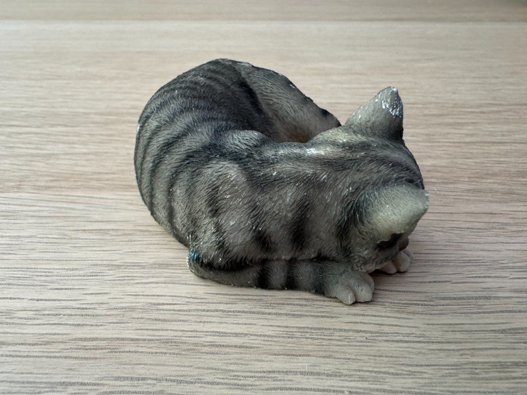 Statuette: Chat qui dort statuette 2004 - en résine ? – Usato da Genève venduto da Reveur 5