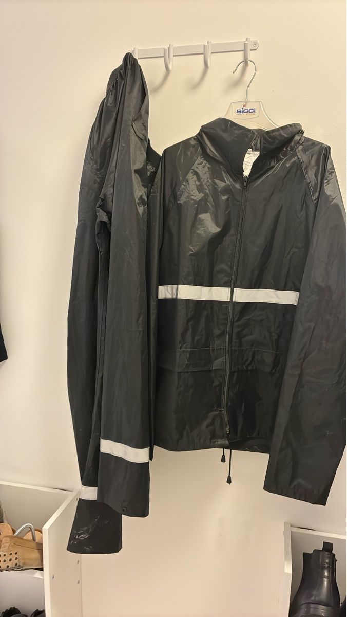 Giacche: Rain Suit Set – Usato da Zürich venduto da luc_v6bk 1