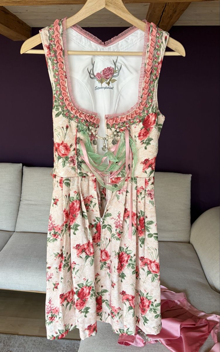 Kleider: Dirndl mit Blumenmuster von Stockerpoint - neuwertig – Neu (gemäss Beschreibung) aus Römerswil LU von mr-max11 2