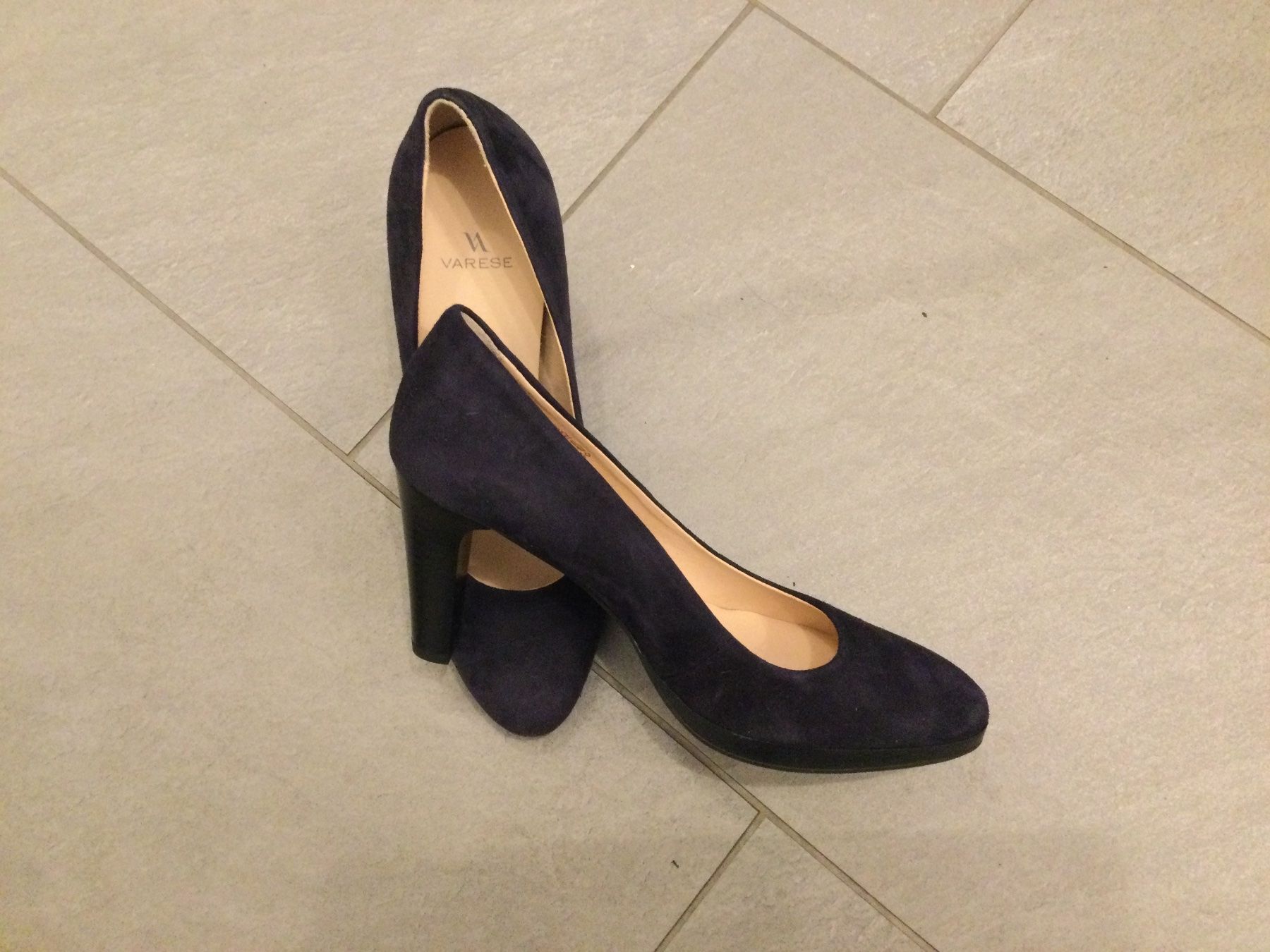 Scarpe da donna: Ungetragene Damen Pumps, dunkelblau – Nuovo (secondo la descrizione) da Bischofszell venduto da spidi72 1