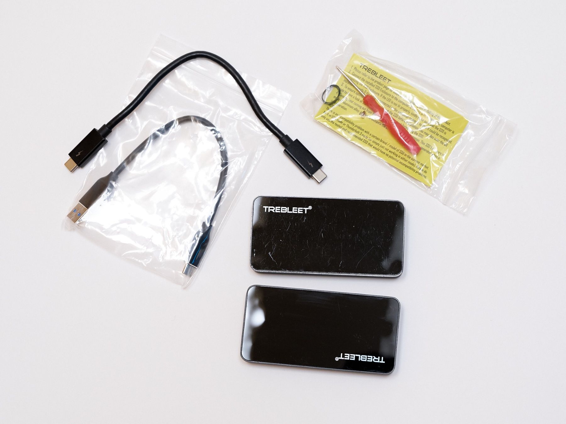 Dischi rigidi: 2 Trebleet Thunderbolt 3 NVMe SSD Gehäuse – Usato da Chur venduto da Gormuur