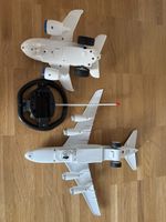 2 Spielzeug-Flugzeuge: RC Airliner B718 mit Lenkrad-Fernbedi