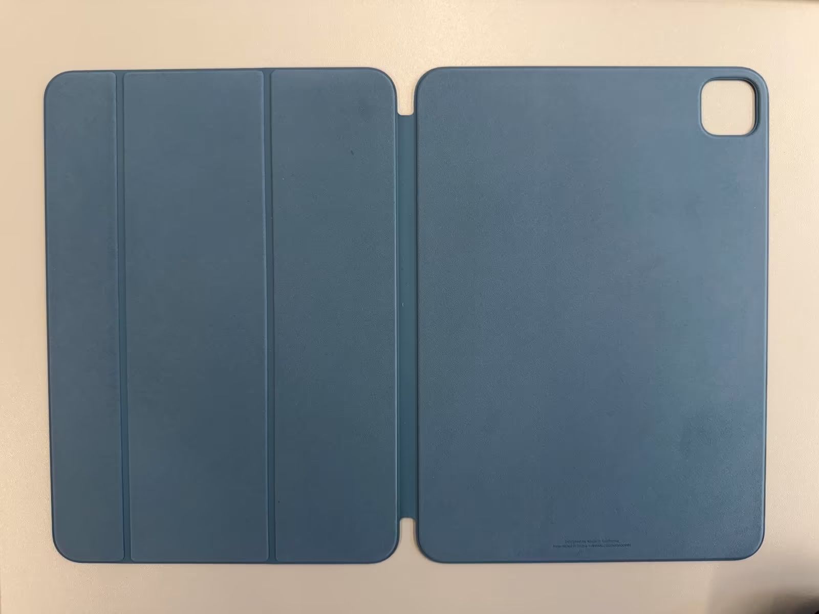 Apple Covers & Borse: Original Apple iPad 11 Smart Folio Hülle blau – Usato da Ennetbaden venduto da miboo 2