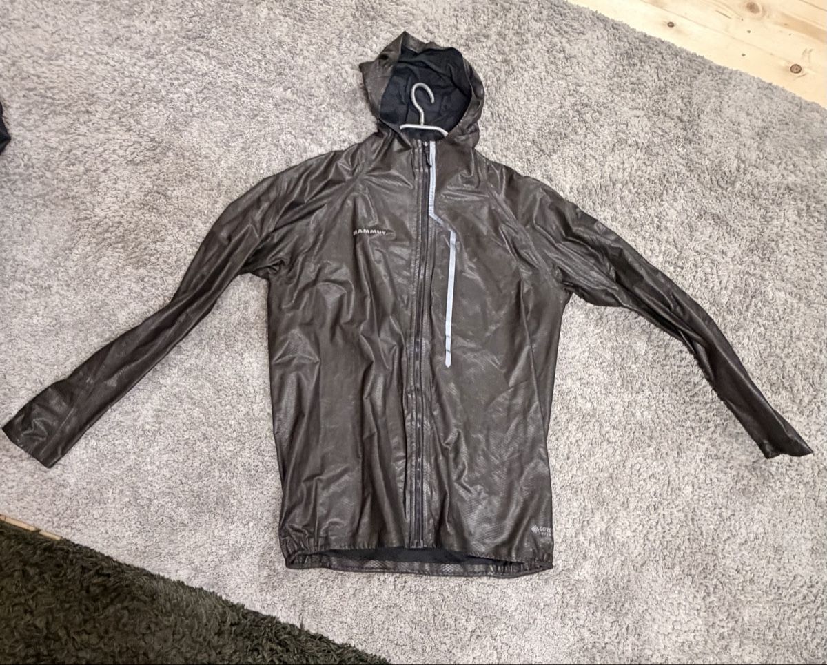 Mammut Giacche: Mammut Eiger Regenjacke – Usato da Dreien venduto da Samynumerouno