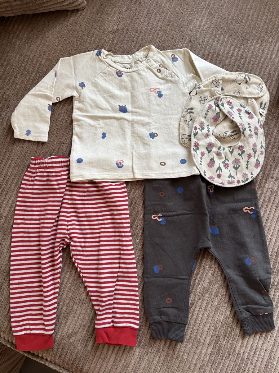 Kleiderpakete & -sets: GRATIS Gr. 80, 2x Hose, 2x Lätzchen, 1x Pullover – Gebraucht aus Hagenbuch ZH von LisaChristine