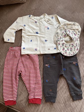 GRATIS Gr. 80, 2x Hose, 2x Lätzchen, 1x Pullover