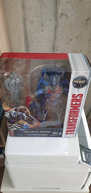 Statuette: OPTIMUS PRIME – Nuovo e nell'imballaggio originale da Buchs LU venduto da san_df8f 1