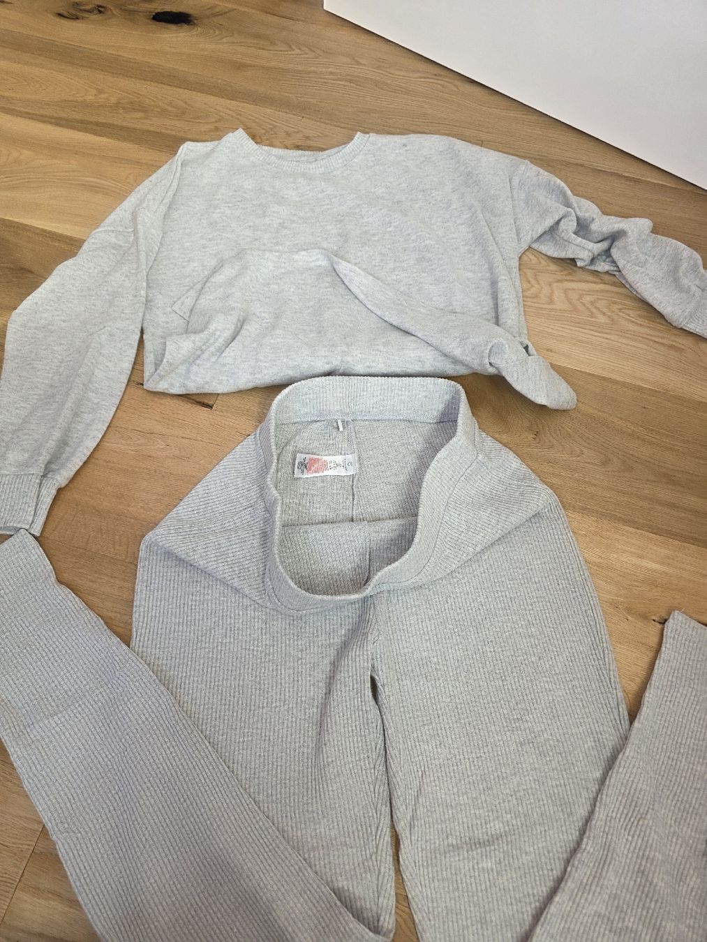 Negligees & Pigiami: Grauer Loungewear Anzug, Grösse M – Nuovo (secondo la descrizione) da Toffen venduto da ver_x68f 6
