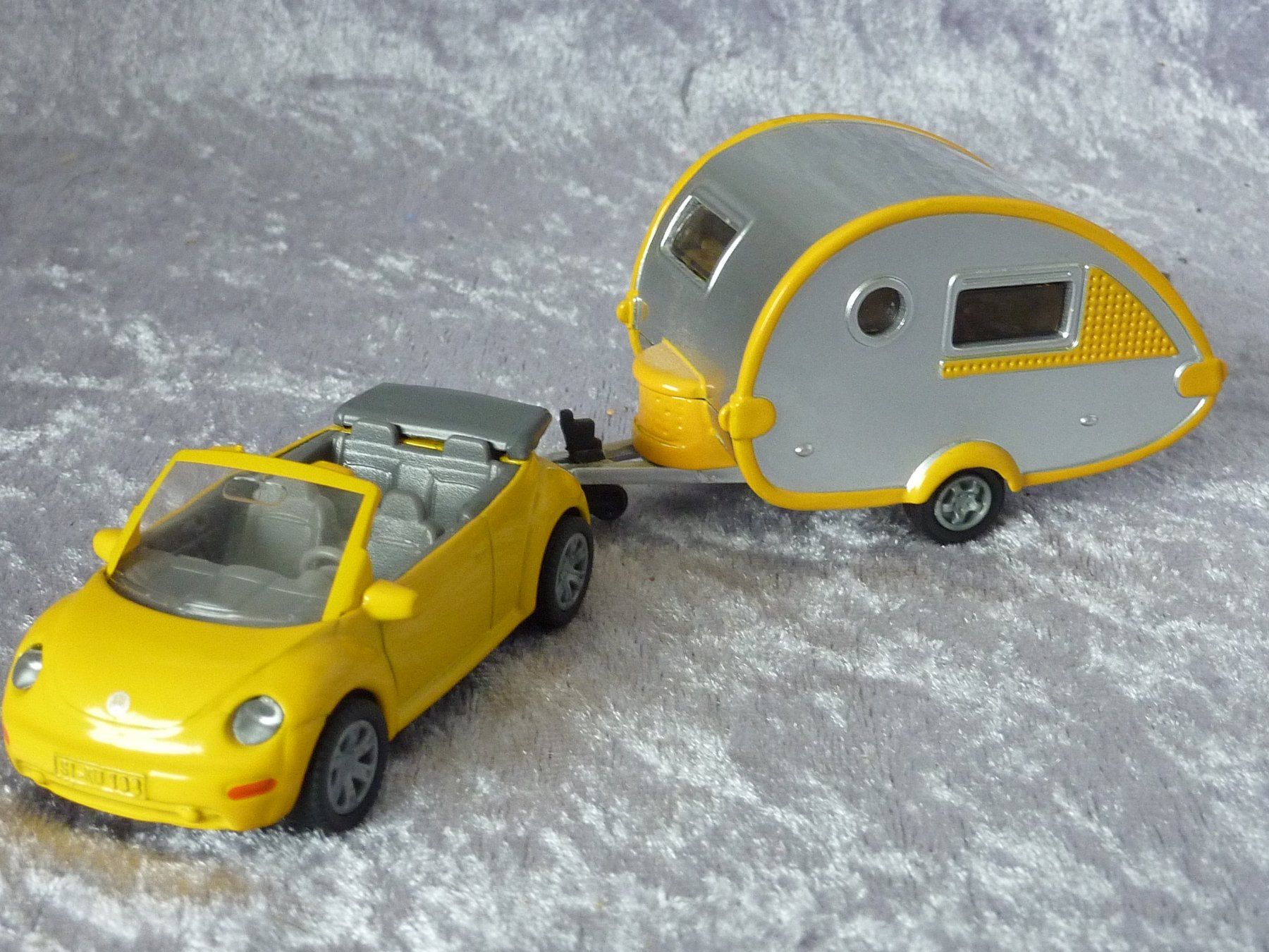 Siku Voitures modèles: VW Beetle mit Tabbert Tab Siku – D'occasion à Dürrenäsch par Cobra1ch 3