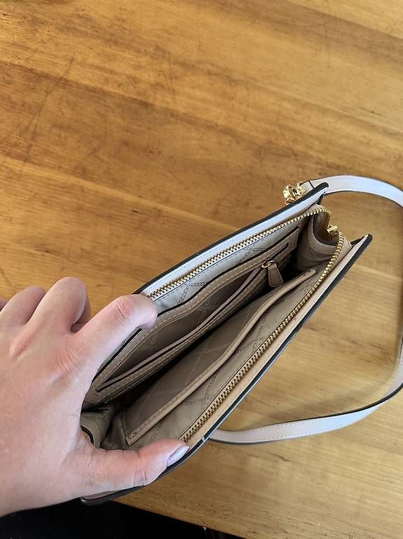 Taschen für Damen: Michael Kors Umhängetasche soft pink – Gebraucht aus Luzern von jul_p6fj 2