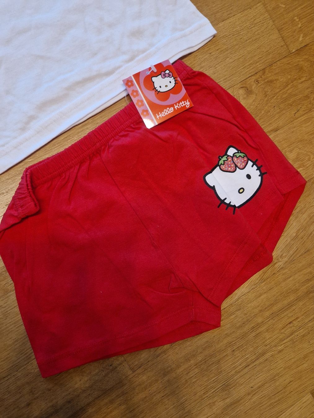 Pigiama & Simili: Ensemble débardeur et short Hello Kitty - Taille 152 - Neuf – Nuovo e nell'imballaggio originale da Penthaz venduto da Sosotroc 2