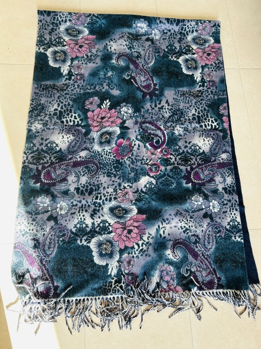Foulards, Tücher & Schals: Grande écharpe en cachemire – Neu (gemäss Beschreibung) aus Founex von etswang