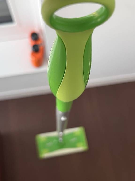 Sonstige Reinigungsgeräte: Swiffer mit 6 Tüchern – Gebraucht aus Zürich von joe_zh8048 1