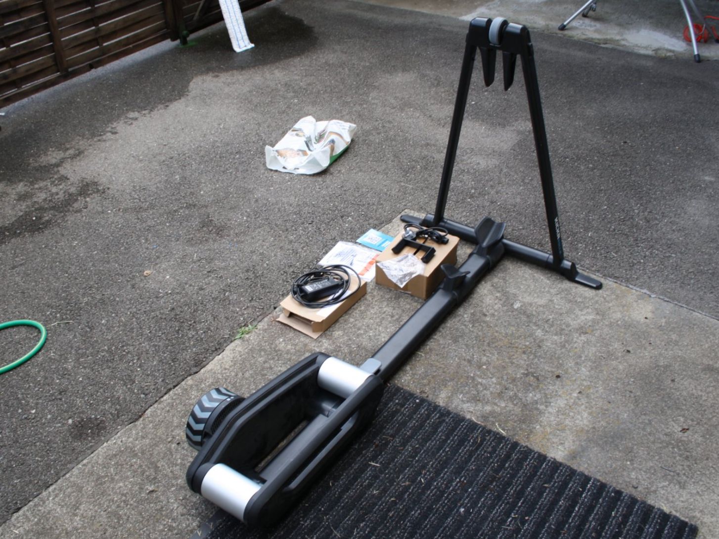 Wahoo Hometrainer: KICKR ROLLER WAHOO – Usato da Wauwil venduto da Pneuedy